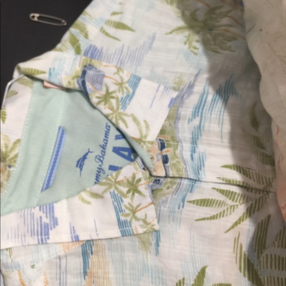 Tommy Bahama Men’s Shirts - Picture 11 of 13